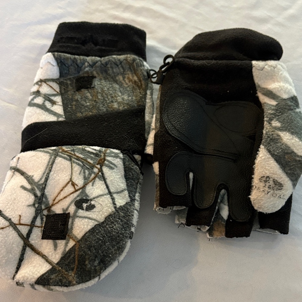 Thinsulate Camo Gloves with Foldover Mitten